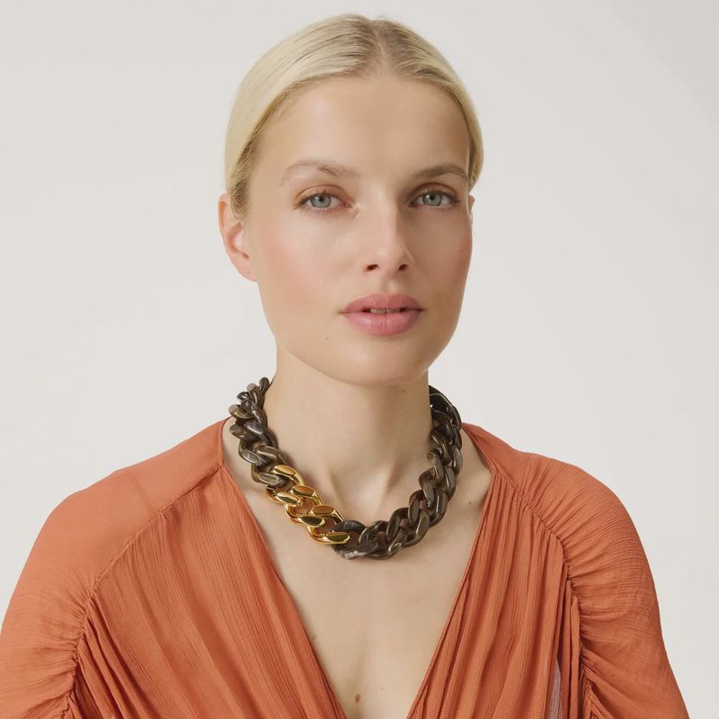 Flat chain necklace gold and dark brown