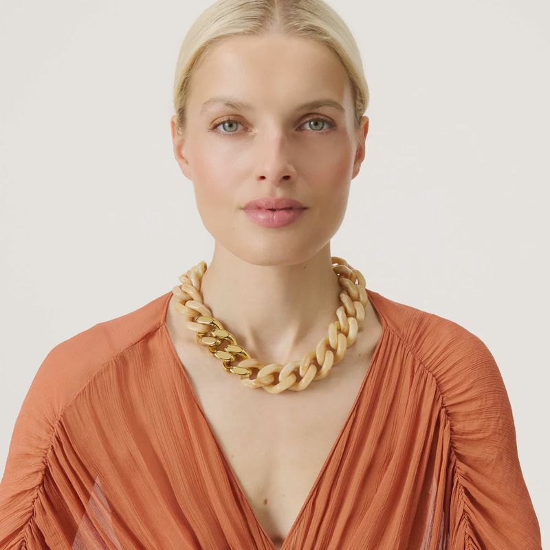 Flat chain necklace gold and deep cream