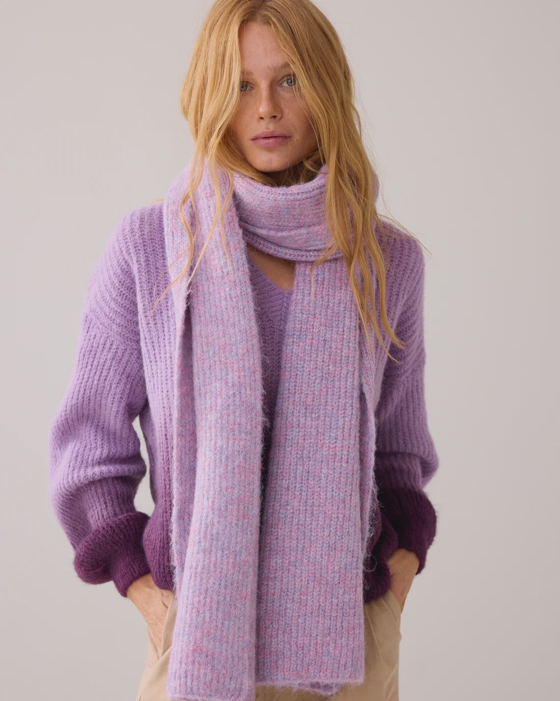 Knitted scarf lilac purple