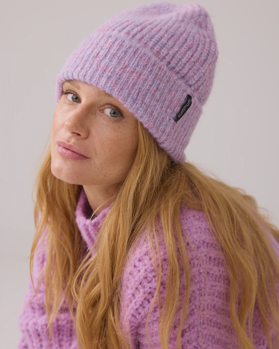 Knitted beanie lilac purple