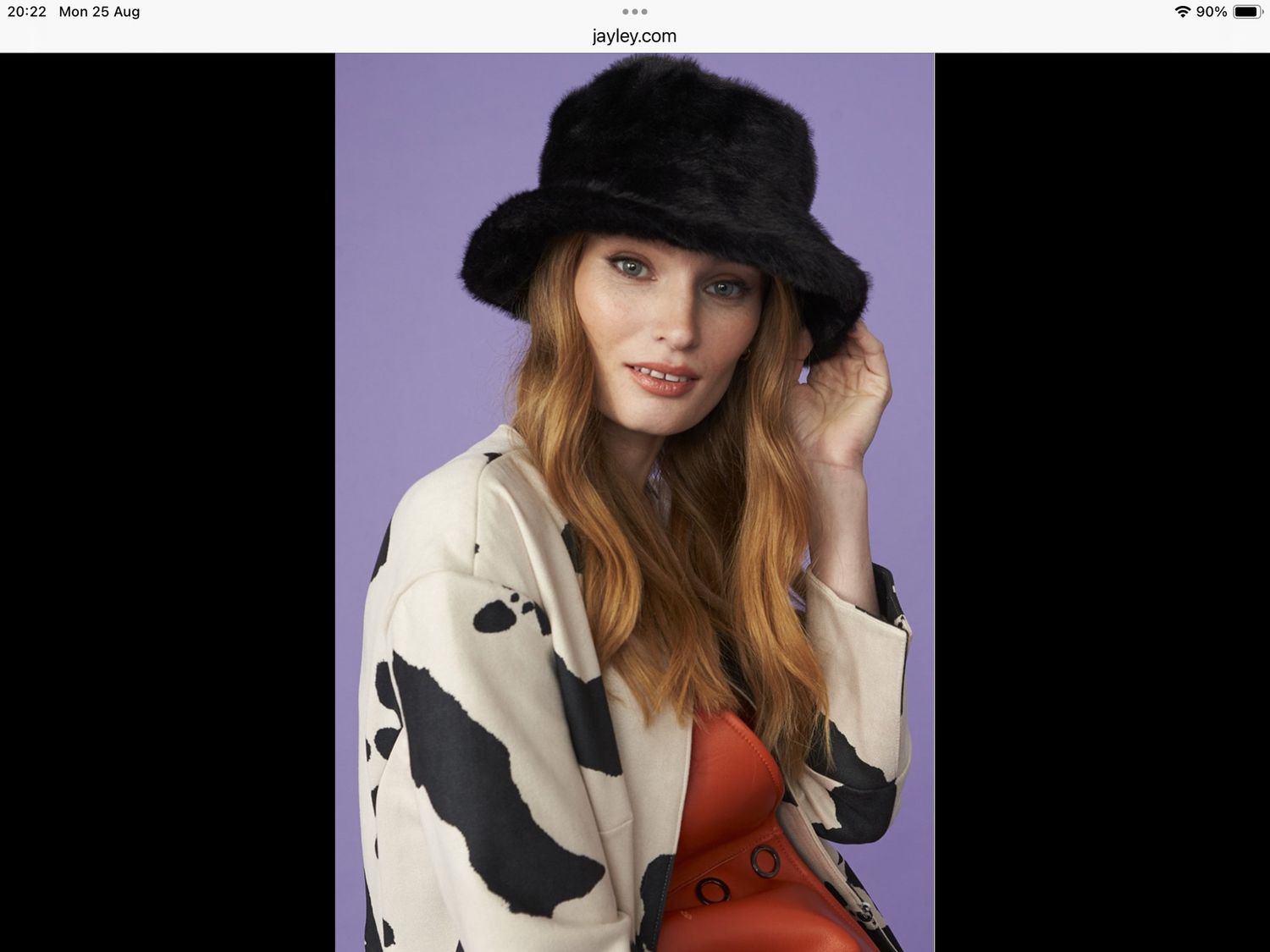 Black faux fur bucket hat