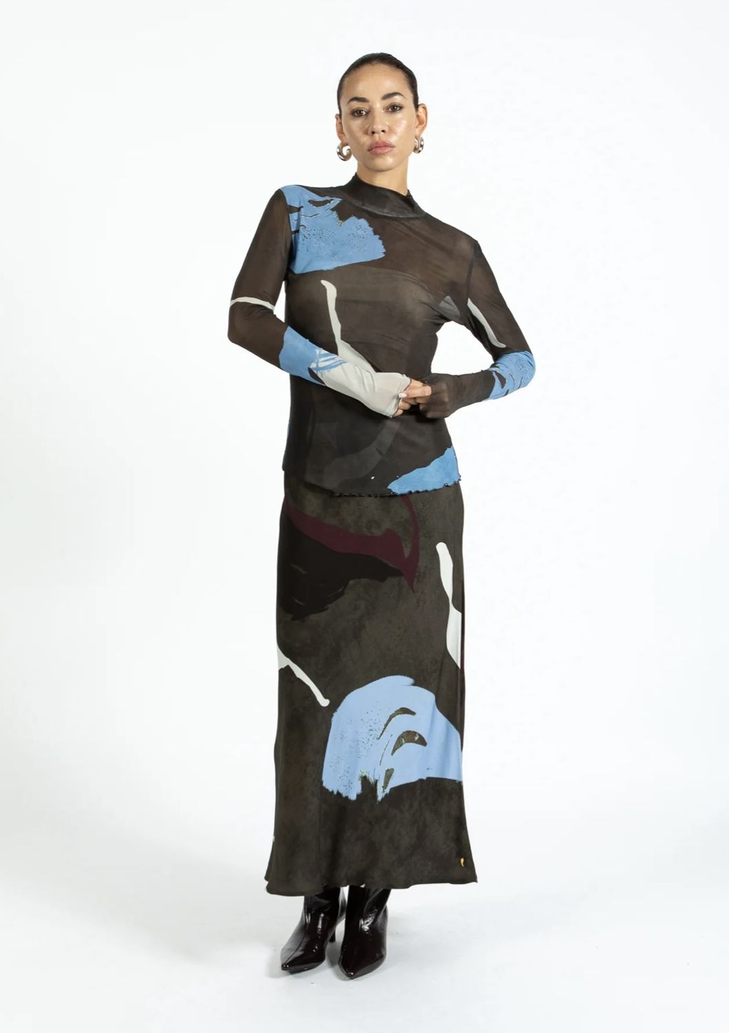 Graphic print mesh top blue and khaki