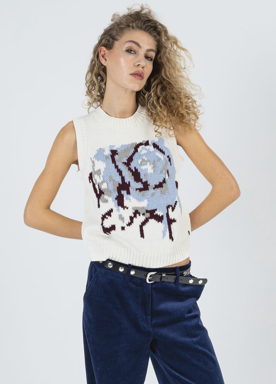 Knitted tank top with rose pattern cream