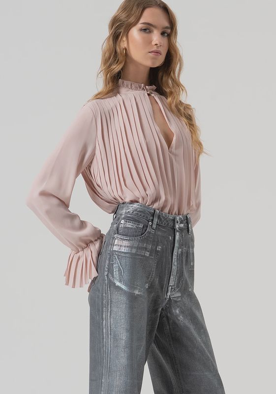 Wide leg jeans with coating in grey