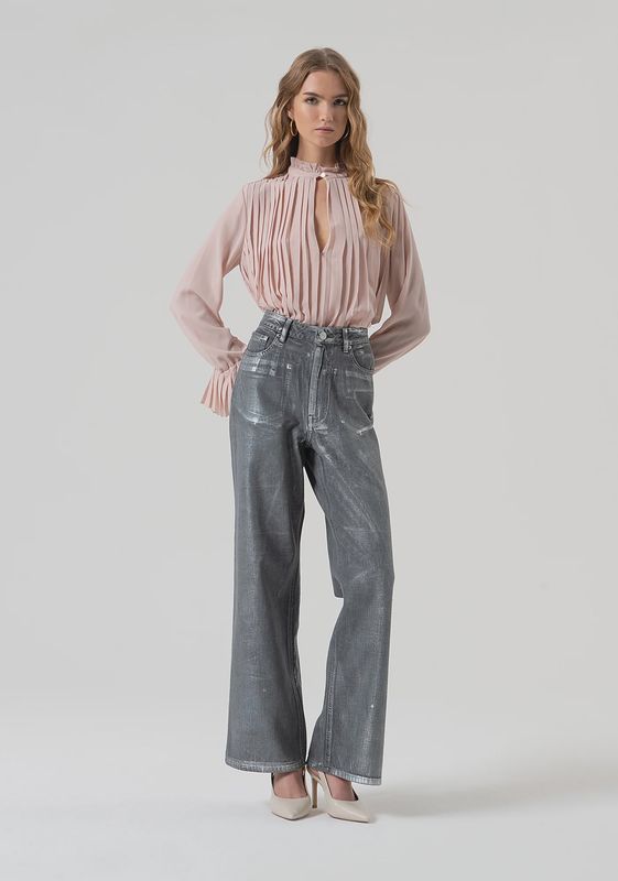Wide leg jeans with coating in grey