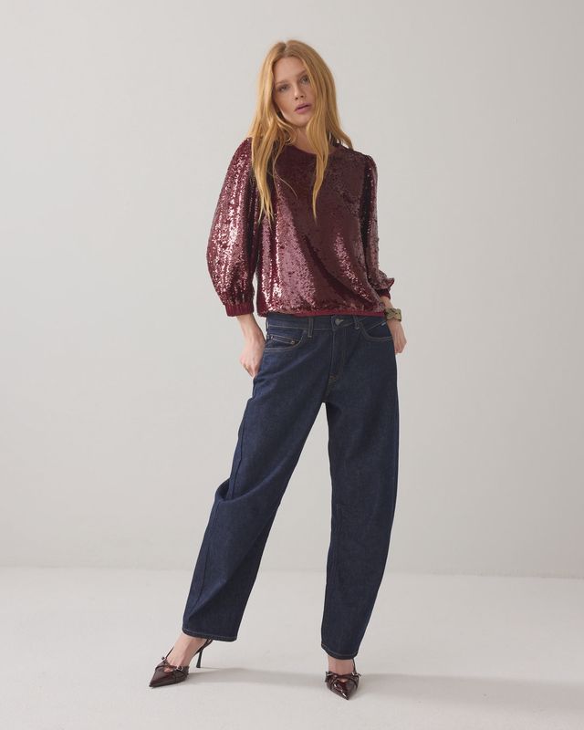 Sequin top in burgundy