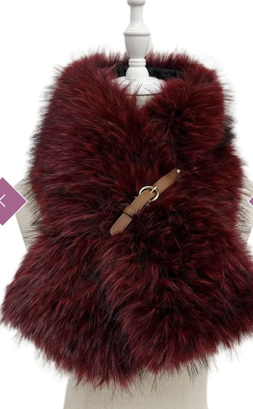 Buckle through faux fur scarf red