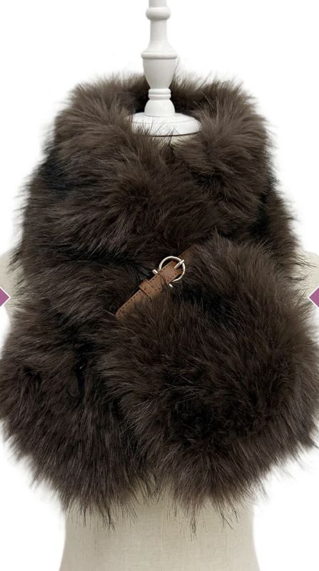 Buckle through faux fur scarf chocolate brown