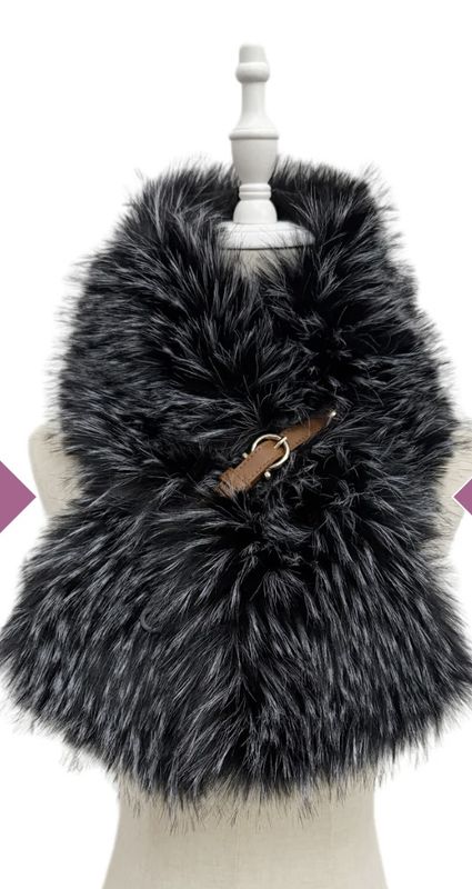 Buckle through faux fur scarf black mix