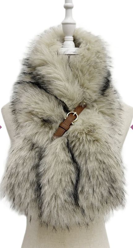 Buckle through faux fur scarf beige