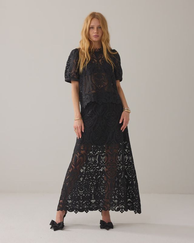 Boxy lace top black