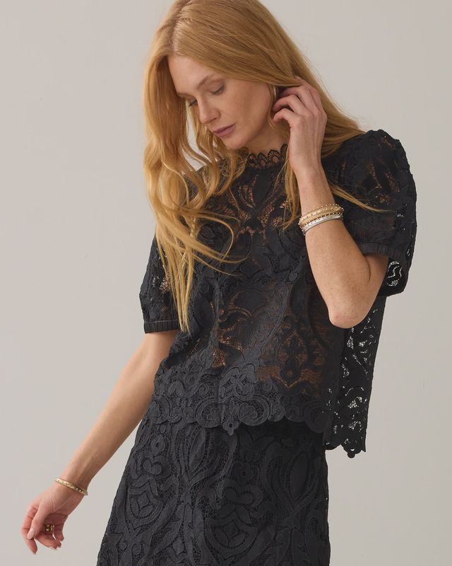 Boxy lace top black