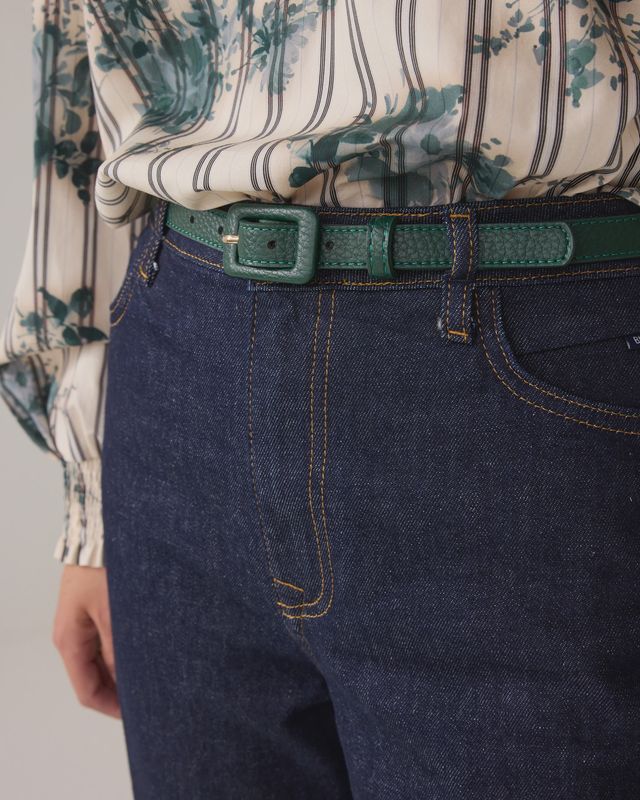 Narrow leather belt green