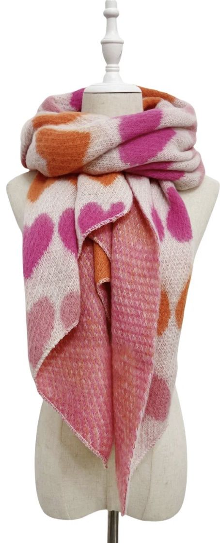 Loveheart knitted scarf snow white