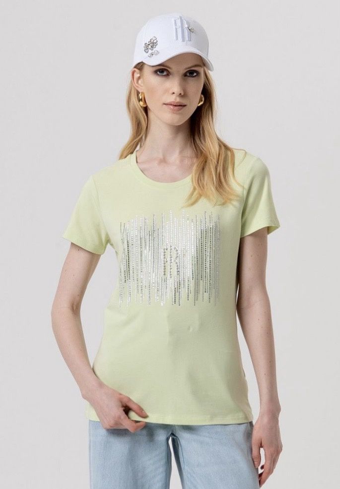 T-shirt pastel green