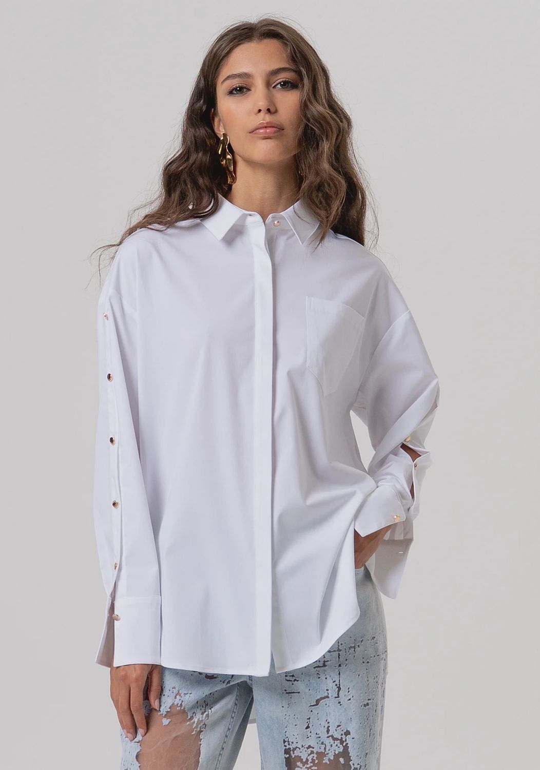 Oversized shirt white with gold button detail