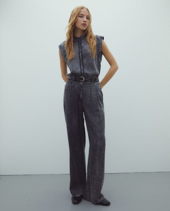 Grey sleeveless Tencel blouse