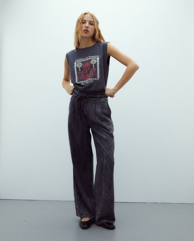 Grey tank t-shirt with logo