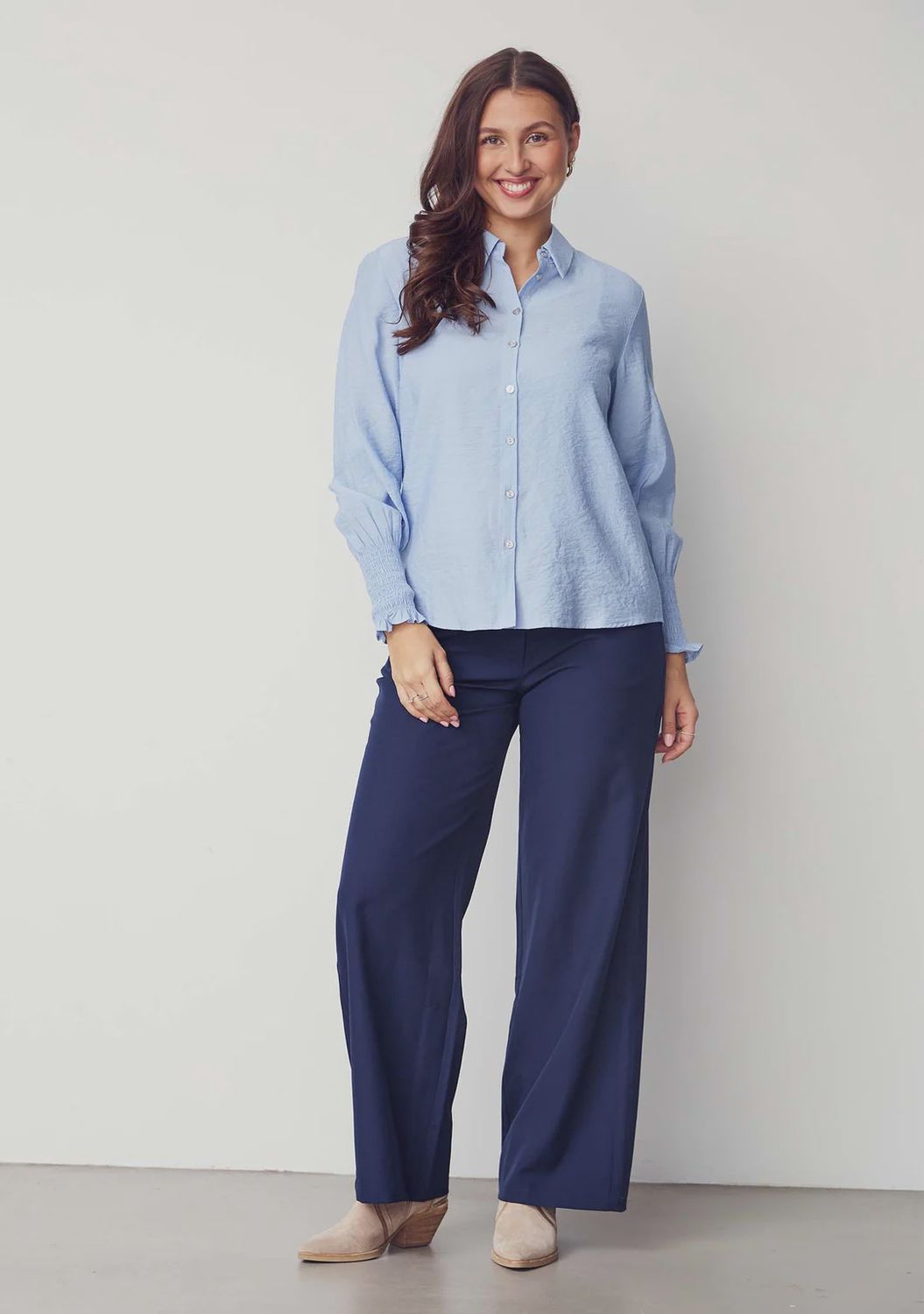 Lara classic shirt pale blue