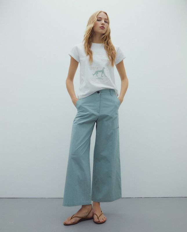 T-shirt white with duck egg blue detail