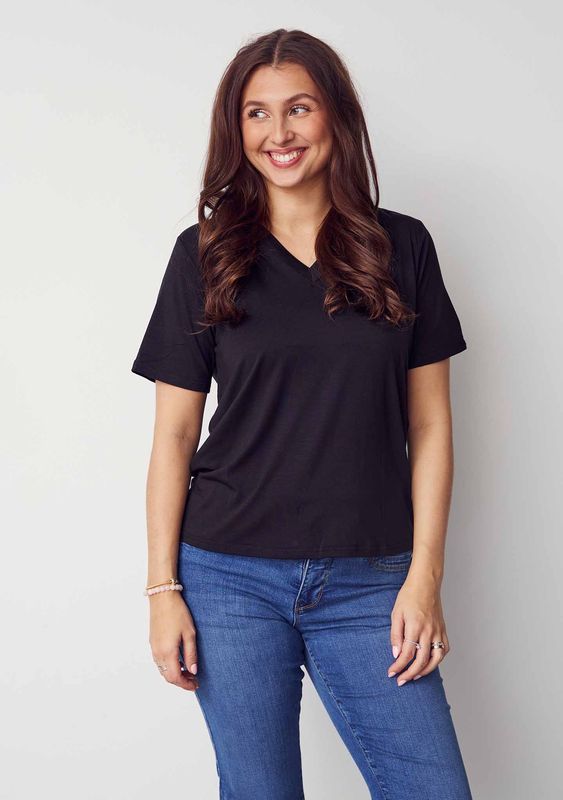 Gritt v-neck t-shirt black