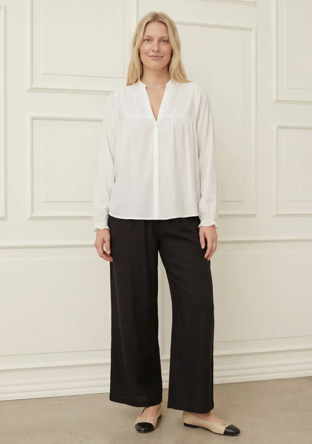 Mist v-neck button shirt in off white