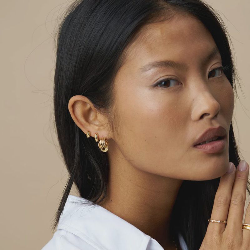 Interlocking earrings gold