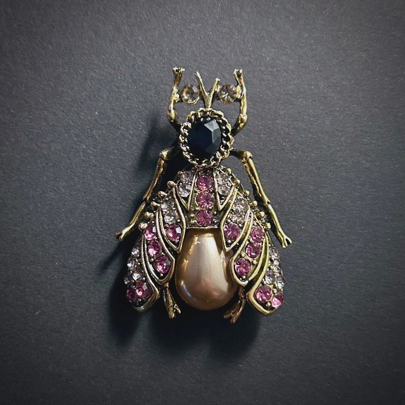 Bee Pink Rhinestone &amp; Beige Pearl Antiqued Gold