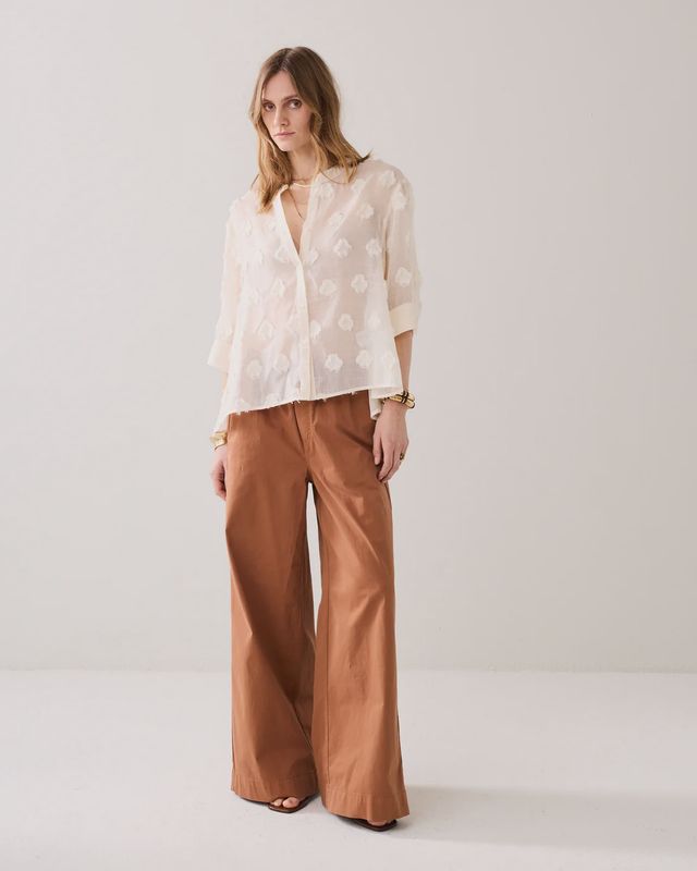 A-Line blouse with 3D dots cream