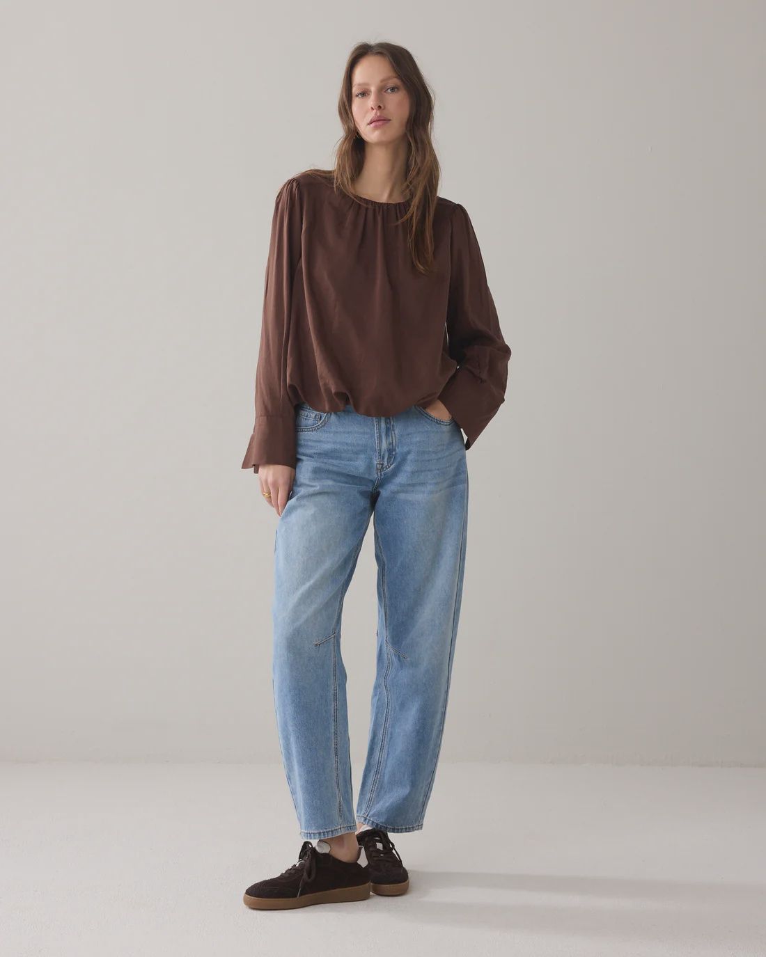 Pleated blouse brown