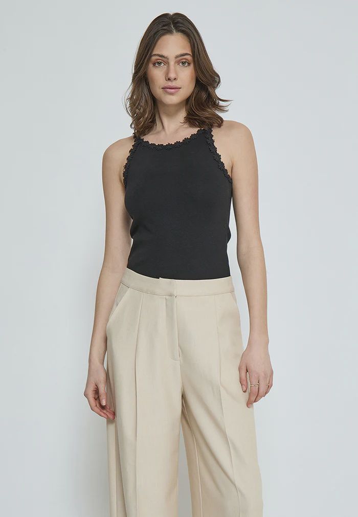 Alice daisy vest top black