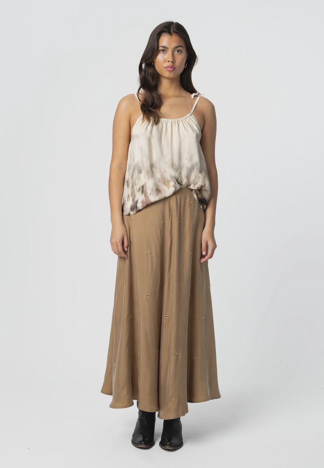 Maxi skirt with gold eyelets brown