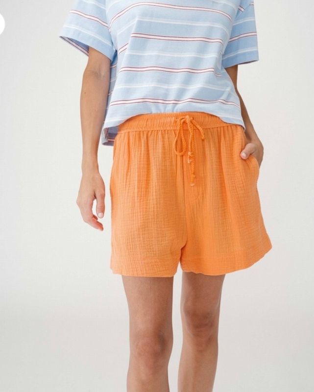 Wasabi shorts orange