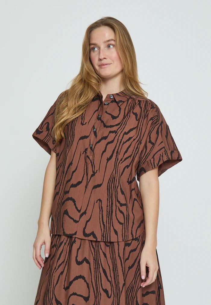Over-sized printed shirt brown