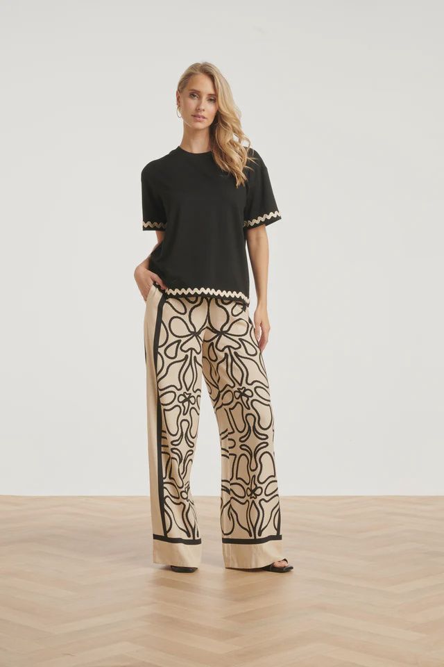 Wide Leg Trousers with Black Graphic Pattern  beige - Black