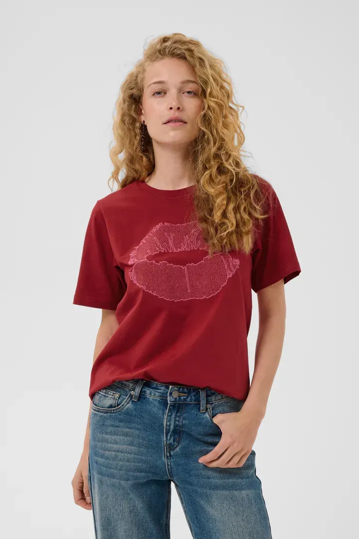 Emba Gith t-shirt red with pink lips