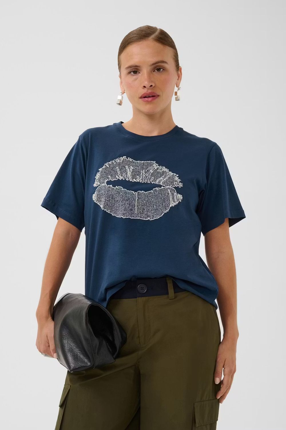 Emba Gith t-shirt navy with beige lips