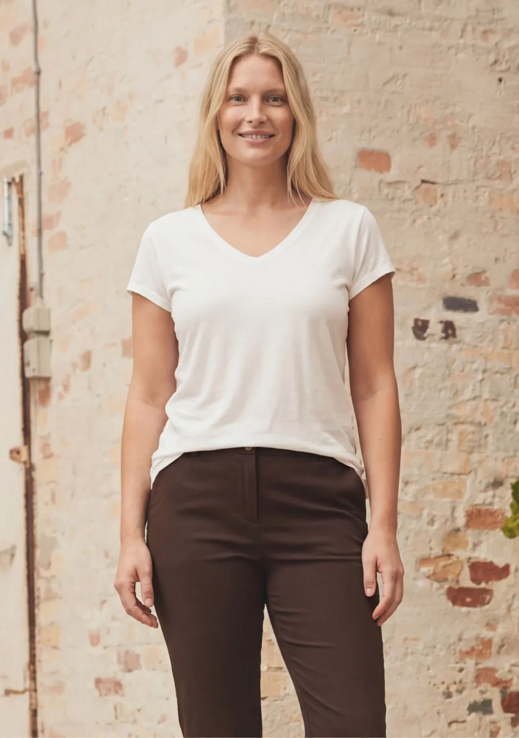 Nugga v-neck t-shirt soft white