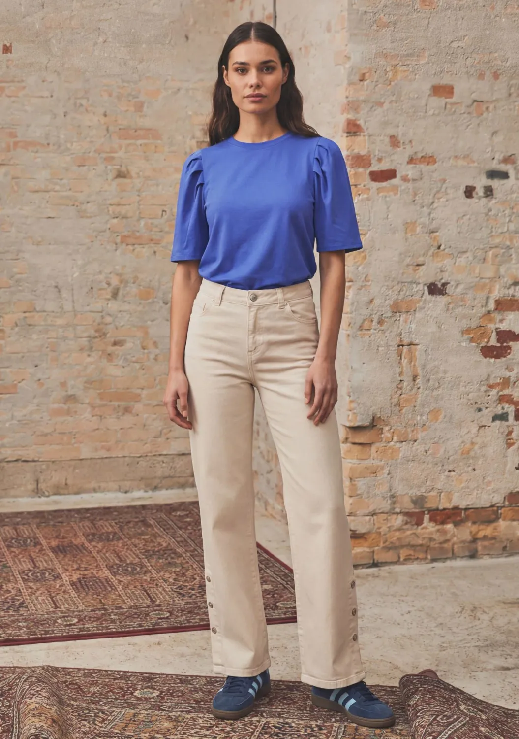 Como twill button trousers light beige
