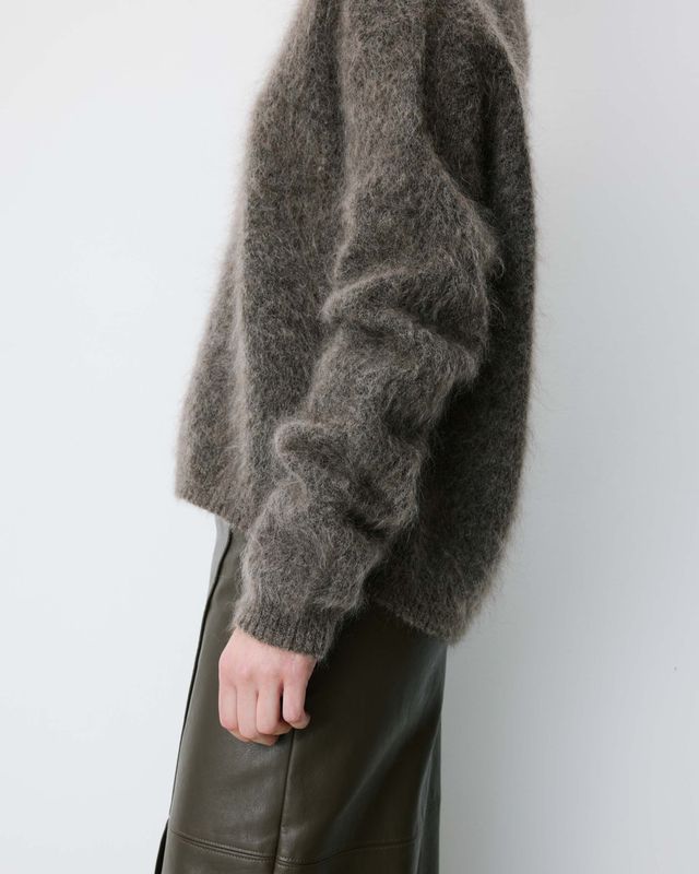 Adorable v-neck jumper taupe