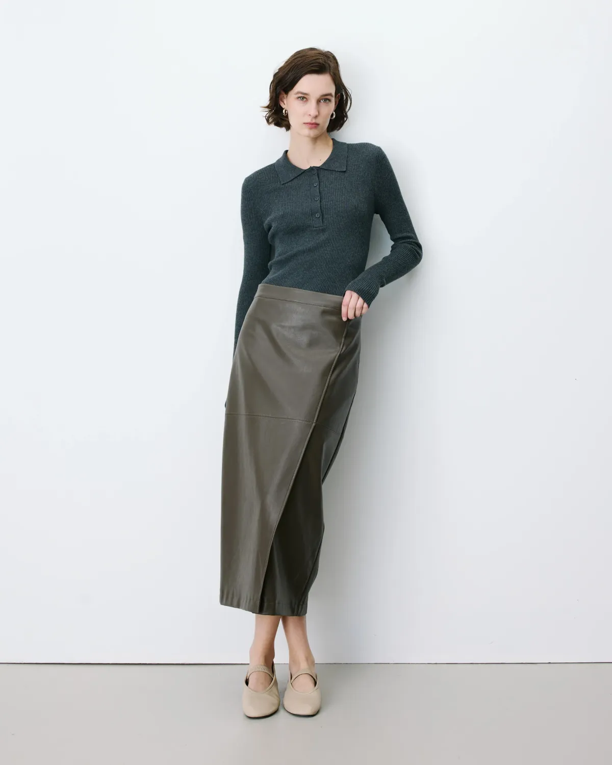 Aenor faux leather skirt khaki green