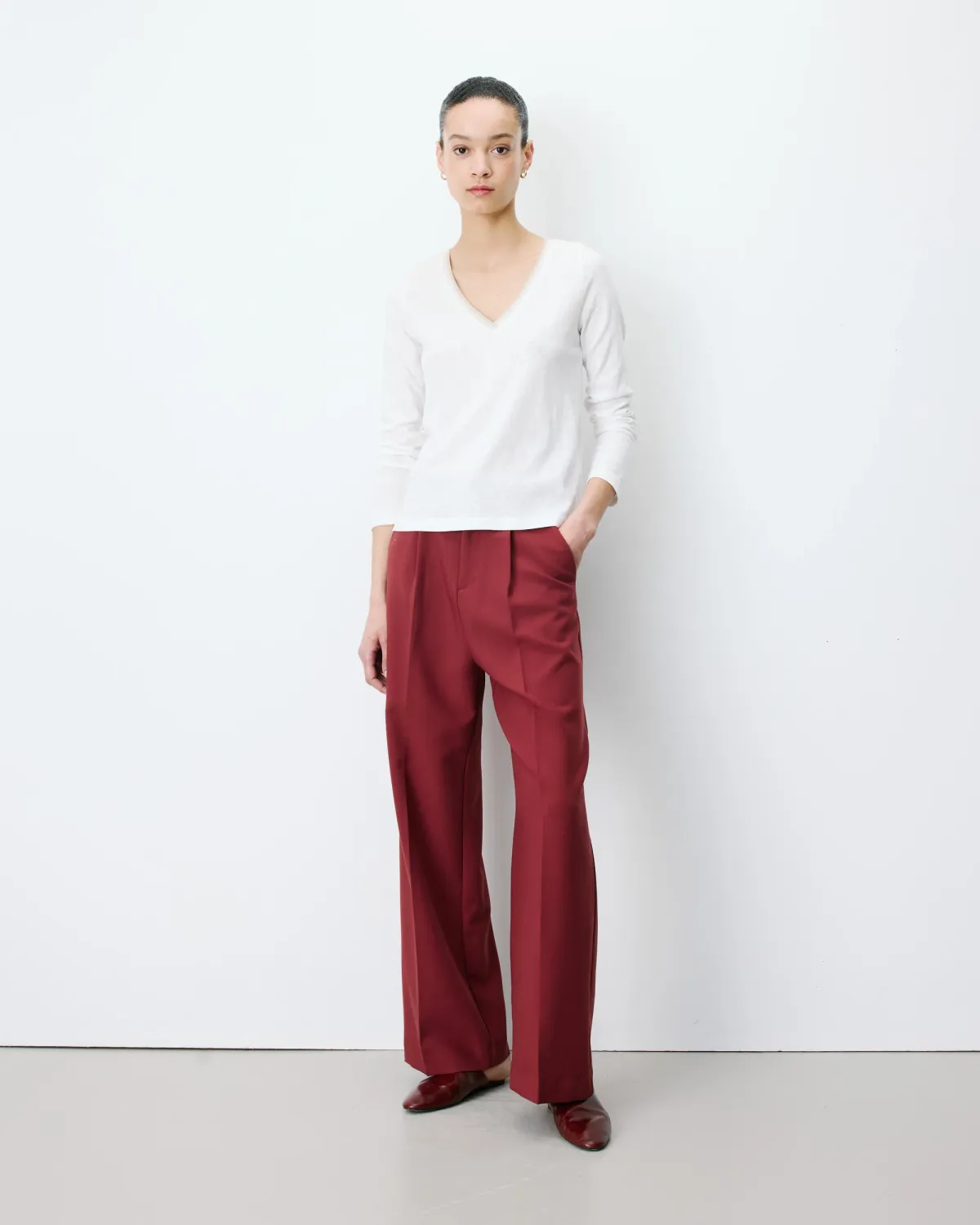 Abricot v-neck long sleeve t-shirt off white