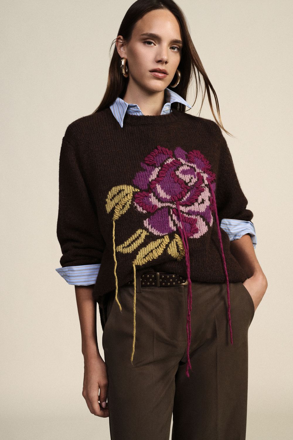 Oversized round neck jumper brown with purple detail