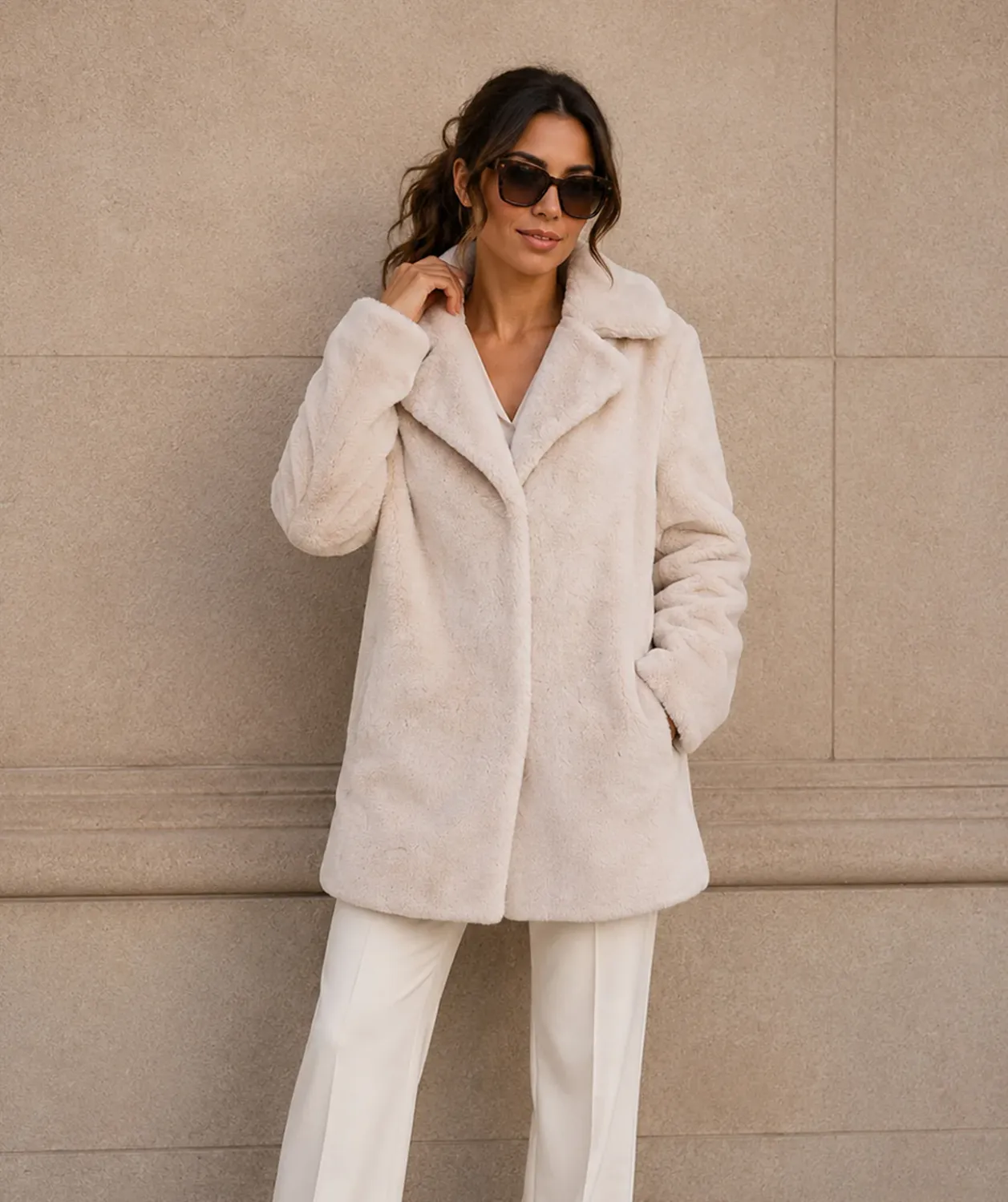 Kennedy short faux fur coat cream