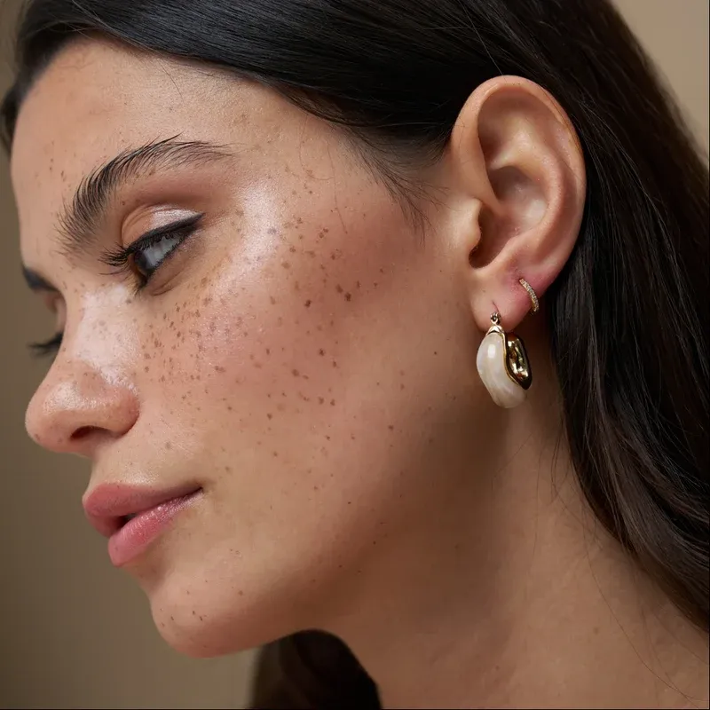 Marble resin hoop earrings cream