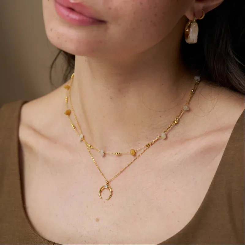 Desert moon horseshoe necklace gold