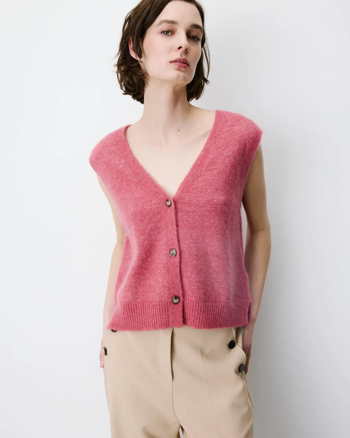 Nars sleeveless cardigan blush pink
