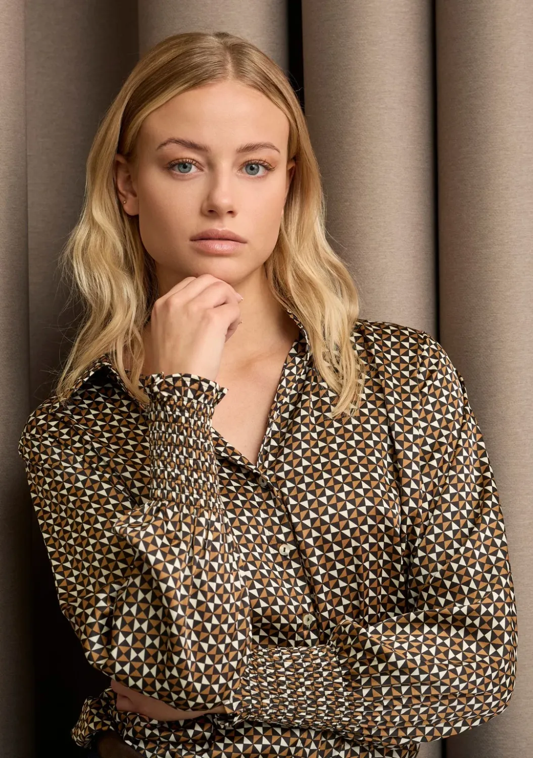 Melba geometric print blouse black and tan