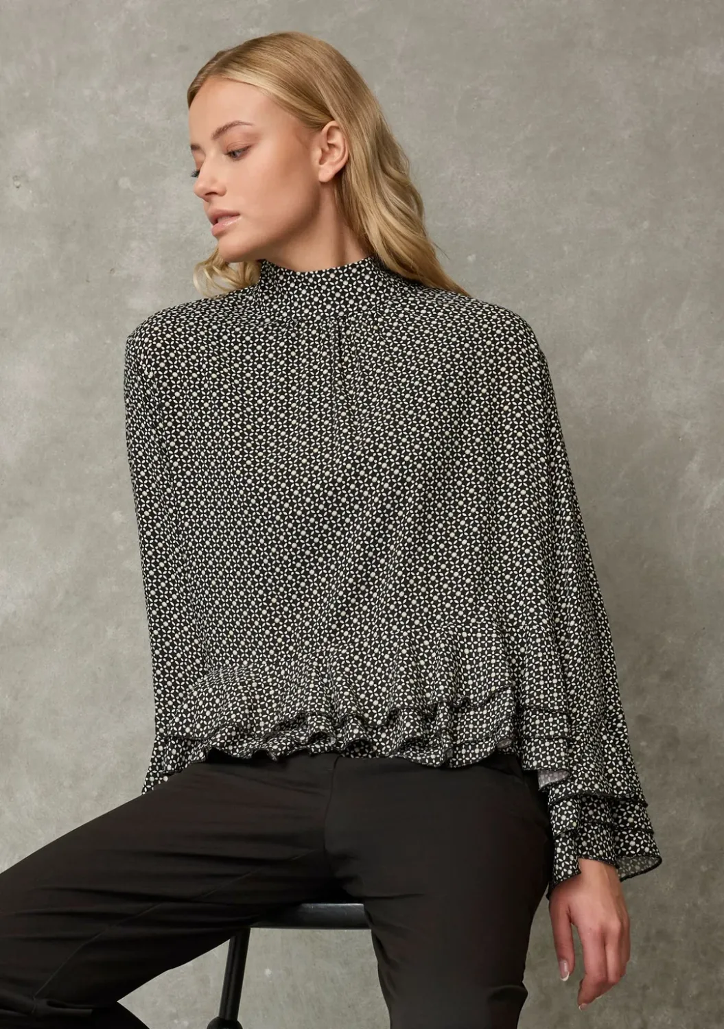 Gyta deco print blouse black