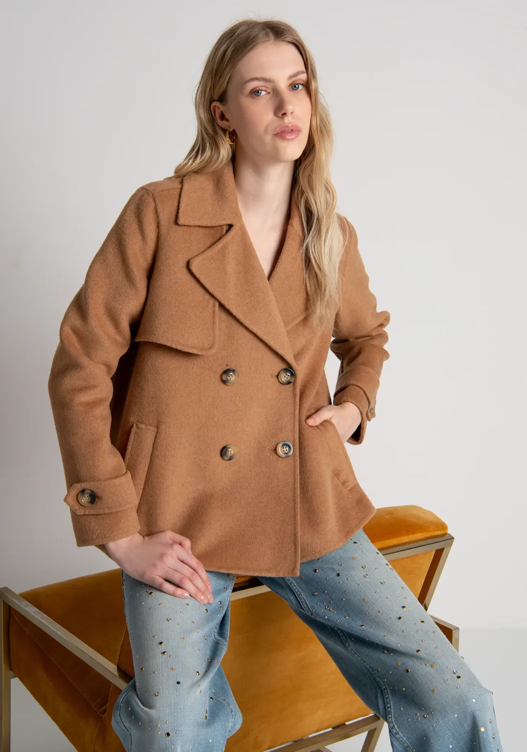 A-shaped short wool coat camel